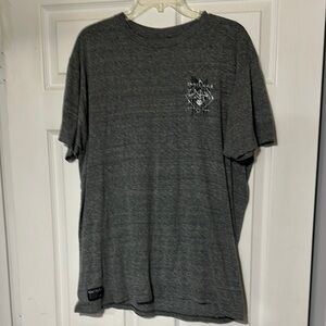 Gray Short Sleeve Tee with Classic Crew Neck and Soft Comfortable Fabric